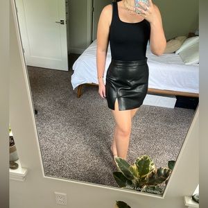 Aritzia Wilfred Patio Leather Skirt